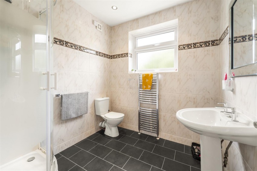 Images for Oakfield, Sale, M33