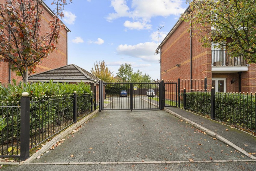 Images for Oakcliffe Road, Manchester